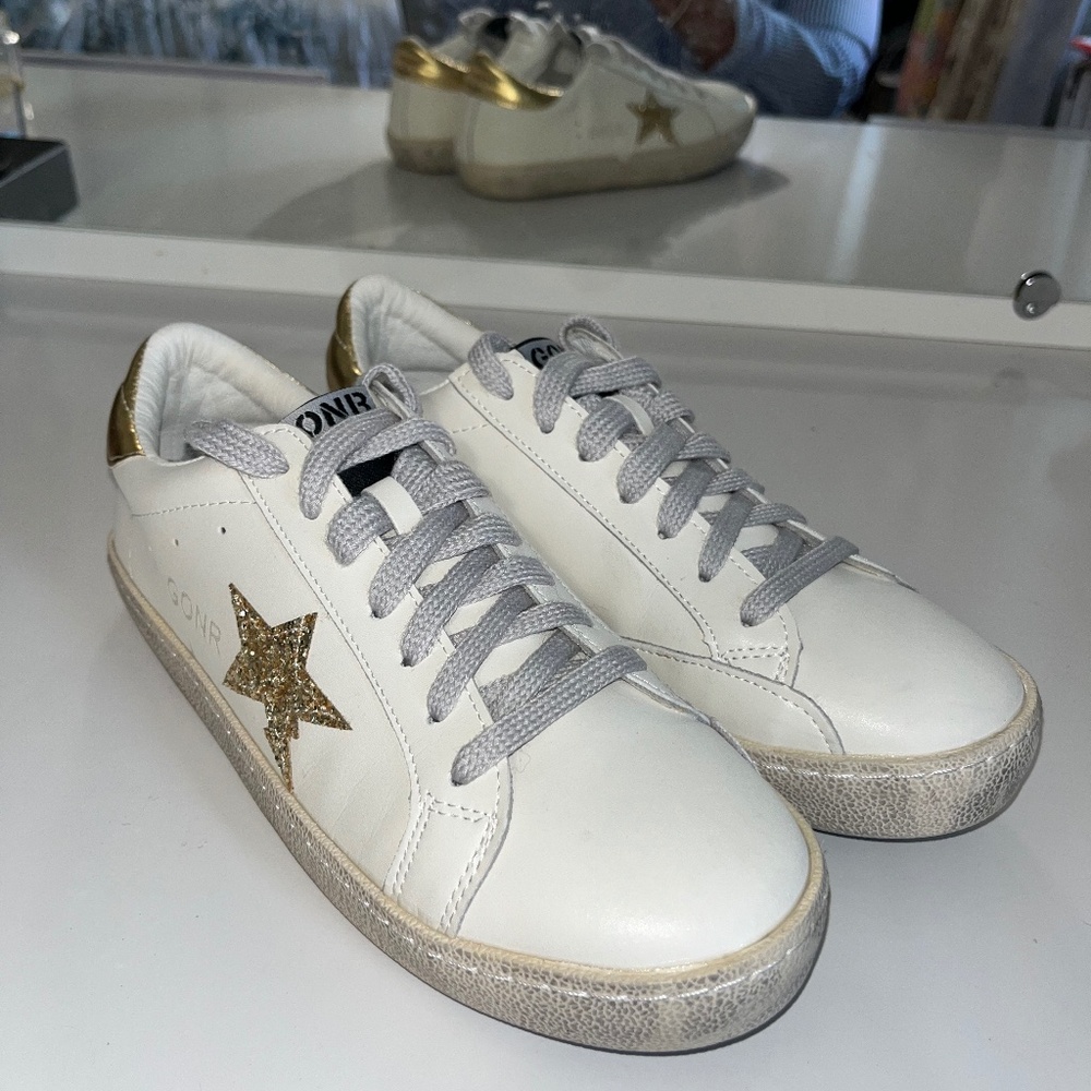 GONR Beige and Gold sneakers